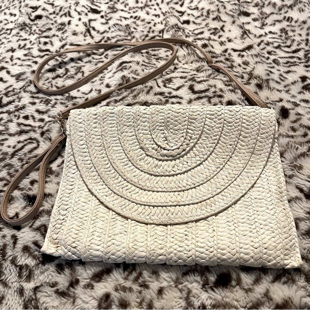 Crossbody Straw Purse/Clutch - Picture 2 of 5